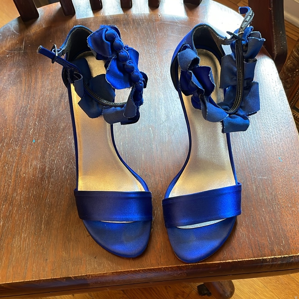 Stuart Weitzman Giggle Royal Blue Satin Women's Heels size 7 💙🦋 - Picture 10 of 11